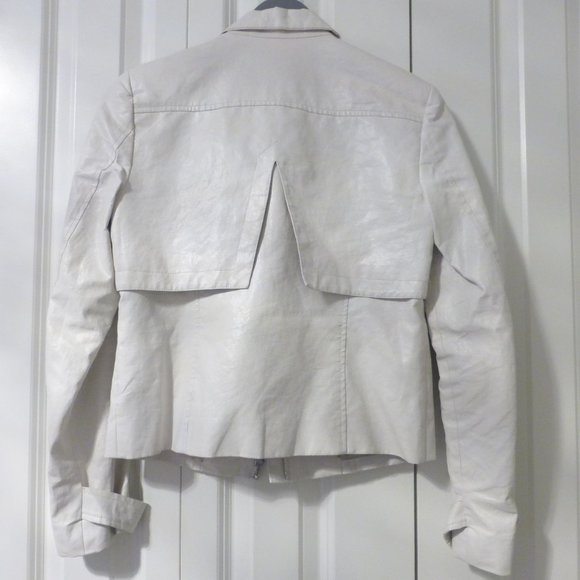 BEBE off white zip up faux leather jacket with light shoulder pads - Picture 5 of 16
